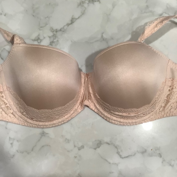 Bras - Picture 5 of 6